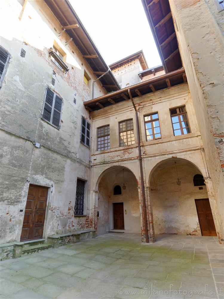 Cossato (Biella) - Cortile superiore nel Castello di Castellengo